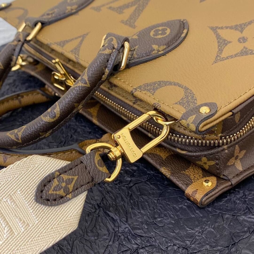Louis Vuitton OnTheGo East West Pouch - Image 10
