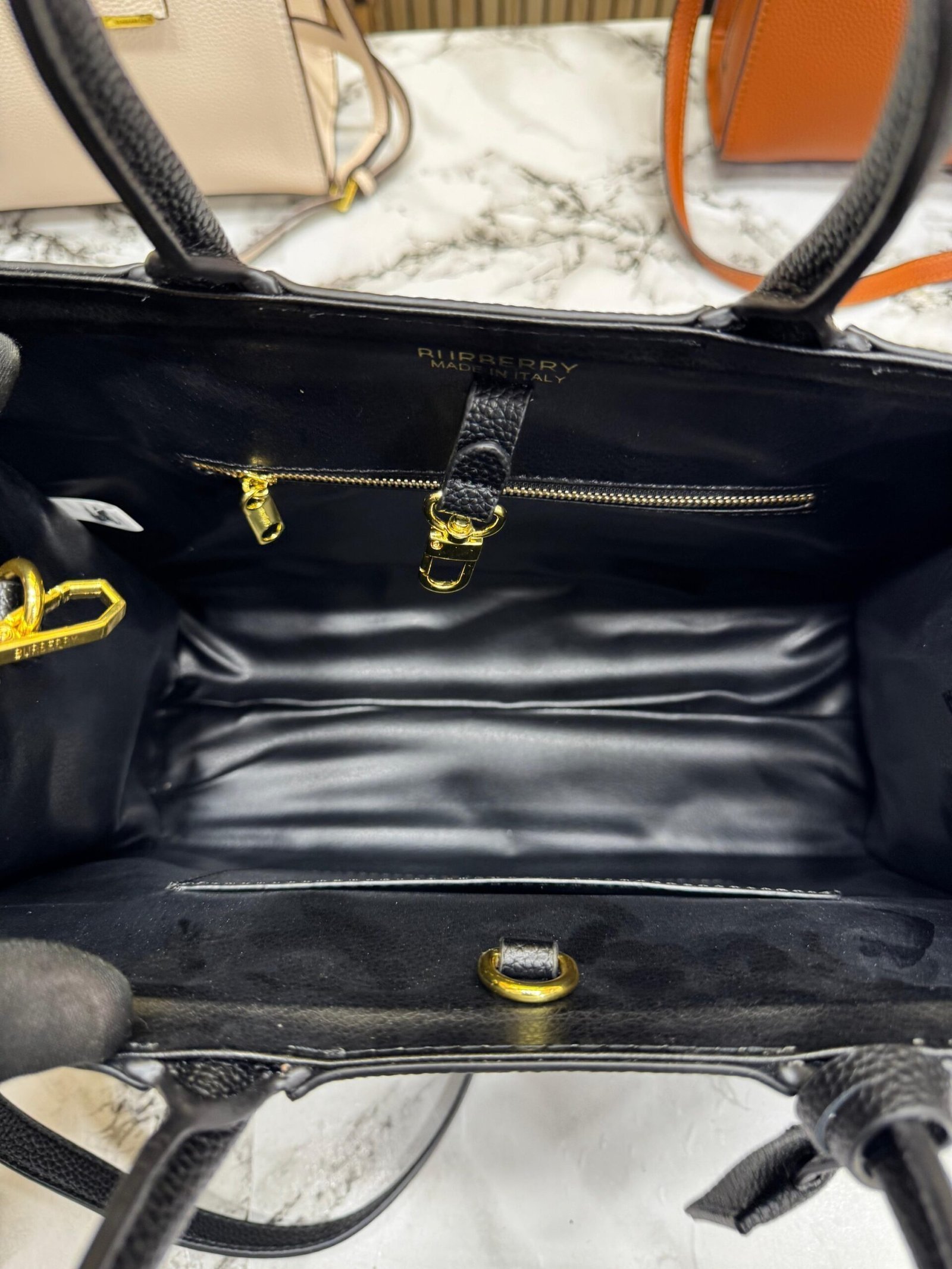 BURBERRY FRANSIS PREMIUM TOTE BAG WITH DUST BAG βοΈπ€© - Image 4