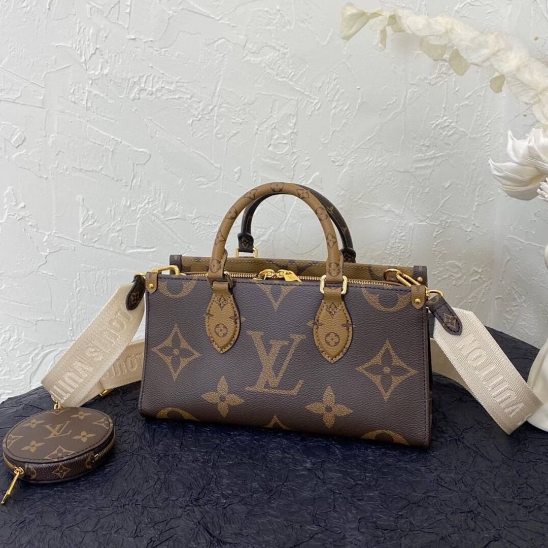Louis Vuitton OnTheGo East West Pouch - Image 2