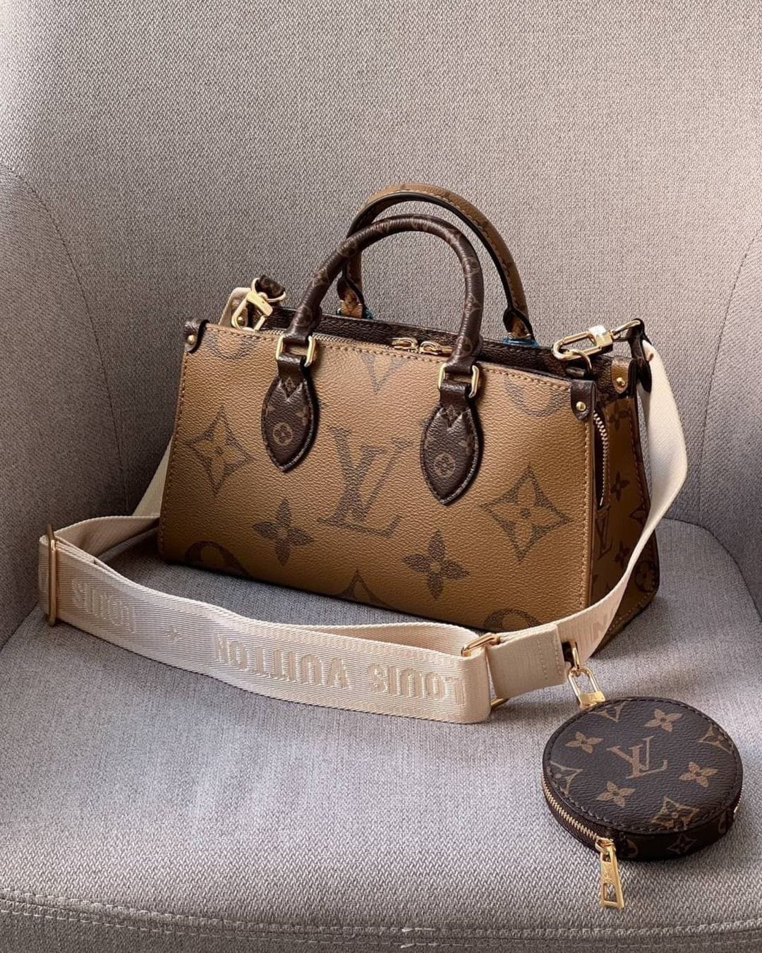 Louis Vuitton OnTheGo East West Pouch - Image 5
