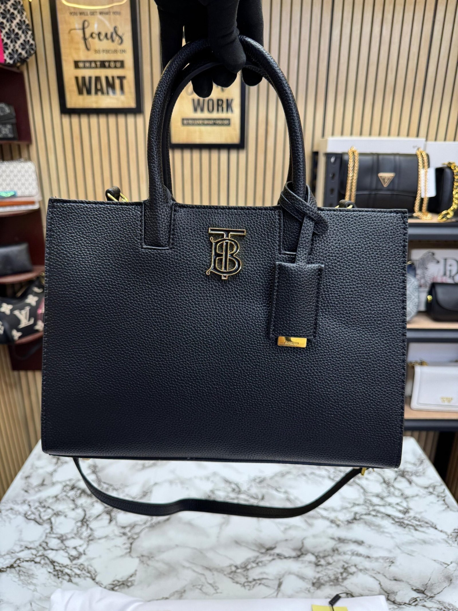 BURBERRY FRANSIS PREMIUM TOTE BAG WITH DUST BAG βοΈπ€© - Image 2