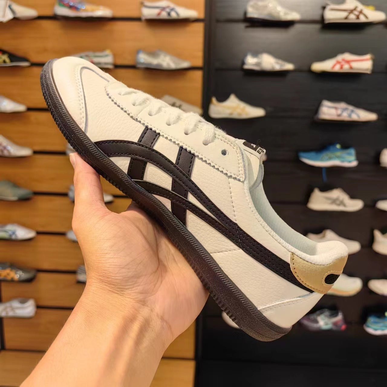Branded Tiger Sneakers Tokuten Cream Black - Image 2