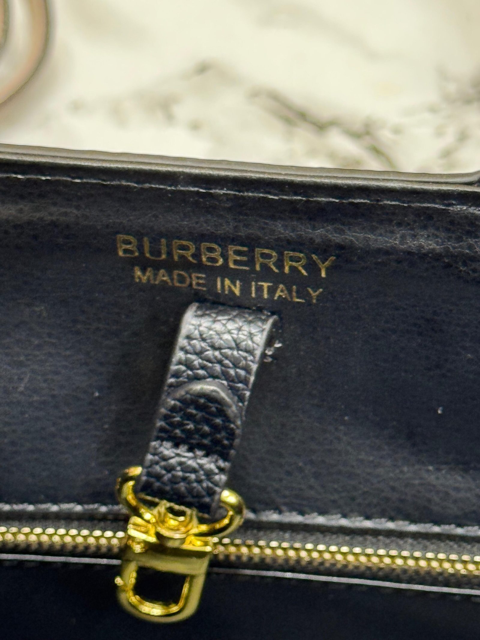BURBERRY FRANSIS PREMIUM TOTE BAG WITH DUST BAG βοΈπ€© - Image 5