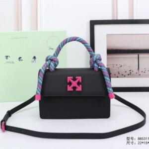 Off-White Leather Insert Gummy Black with Metallic Pink Arrows At Front. Rope Handle Jitney 1.4 Shoulder Bag (D885311 Black)